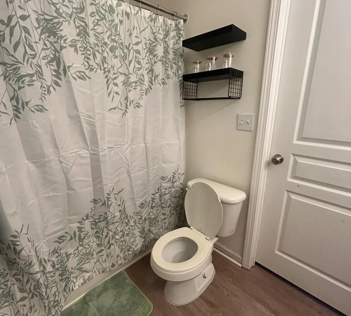5 Min Uncc, 15 Min Uptown, 20 Min Clt Airport Apartment Charlotte