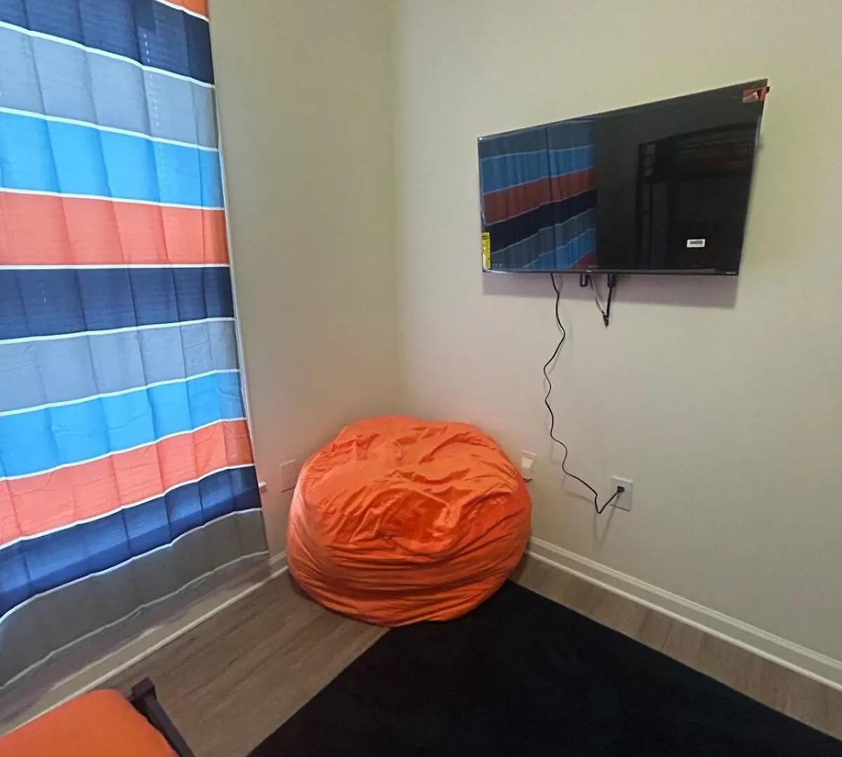 5 Min Uncc, 15 Min Uptown, 20 Min Clt Airport Apartment Charlotte