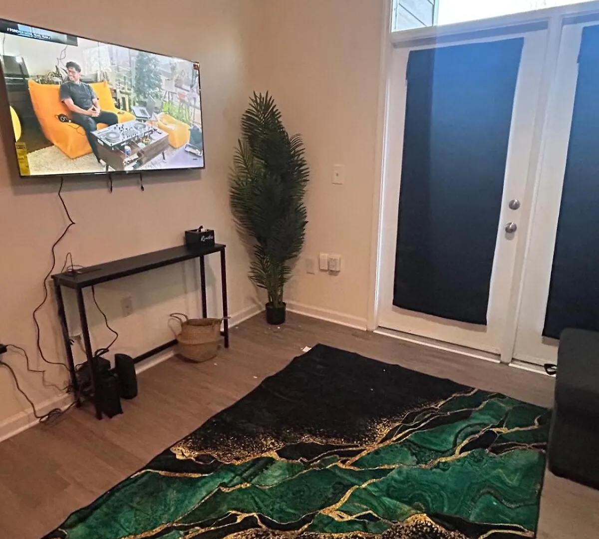 5 Min Uncc, 15 Min Uptown, 20 Min Clt Airport Apartment Charlotte